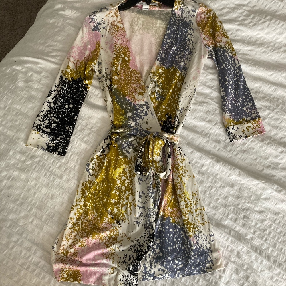 DVF Diane Von Furstenberg Wrap Top/Tunic